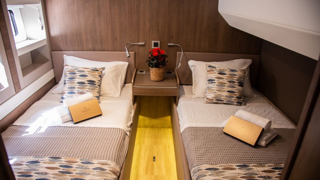 EGOcharter - Crewed Bali 5.4 for charter in Greece