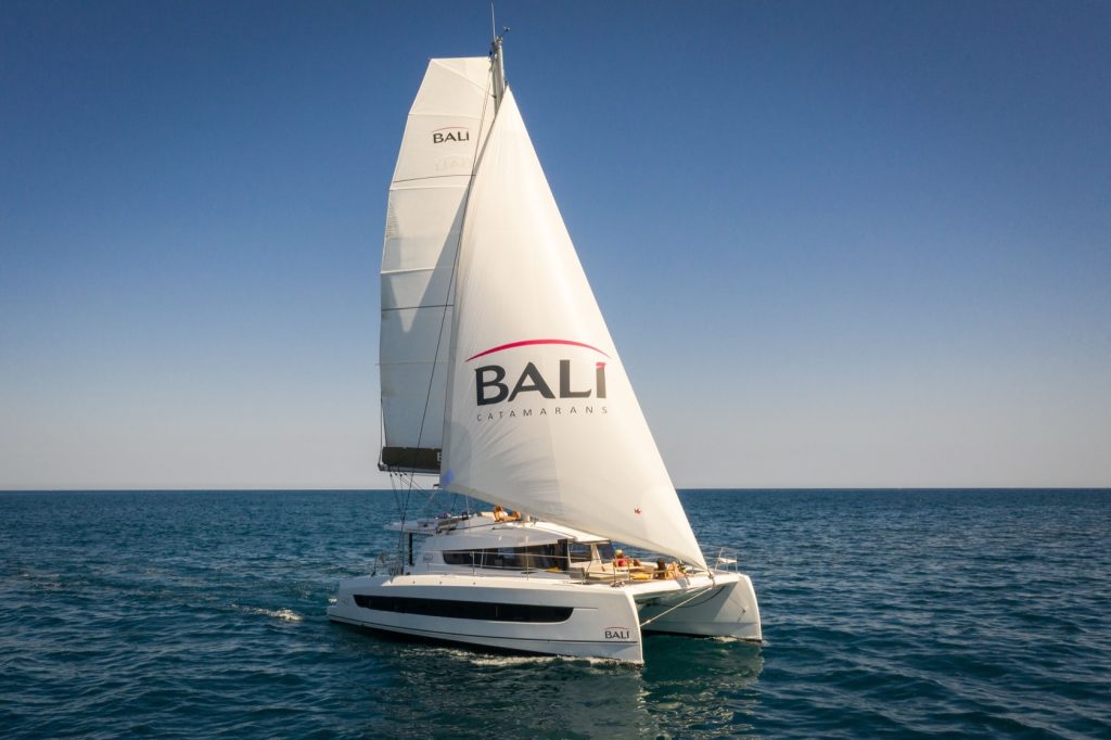 EGOcharter - Leo Bali 4.2 3-cabin catamaran for charter