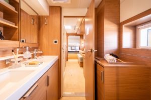 EGOcharter - Leo Bali 4.2 3-cabin catamaran for charter