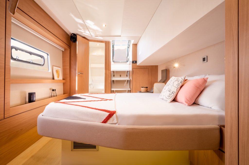 EGOcharter - OKSY catamaran Bali 4.8 for charter in Greece