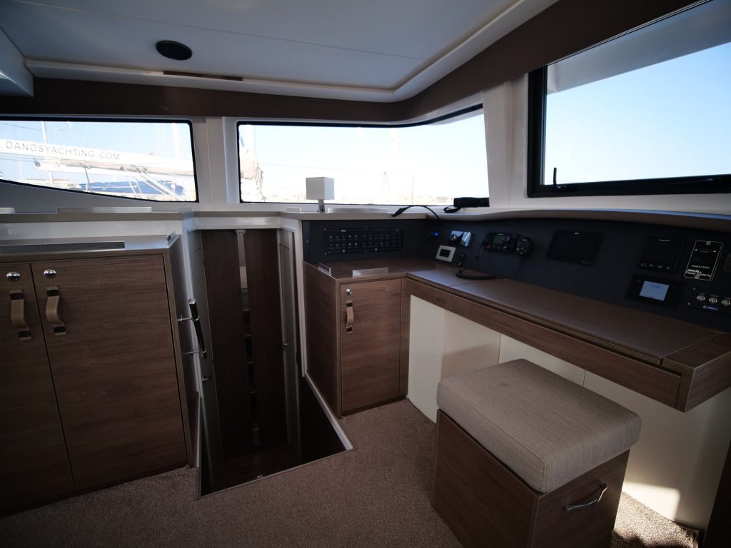 Eagle Bali 4.8 catamaran - For charter in Greece