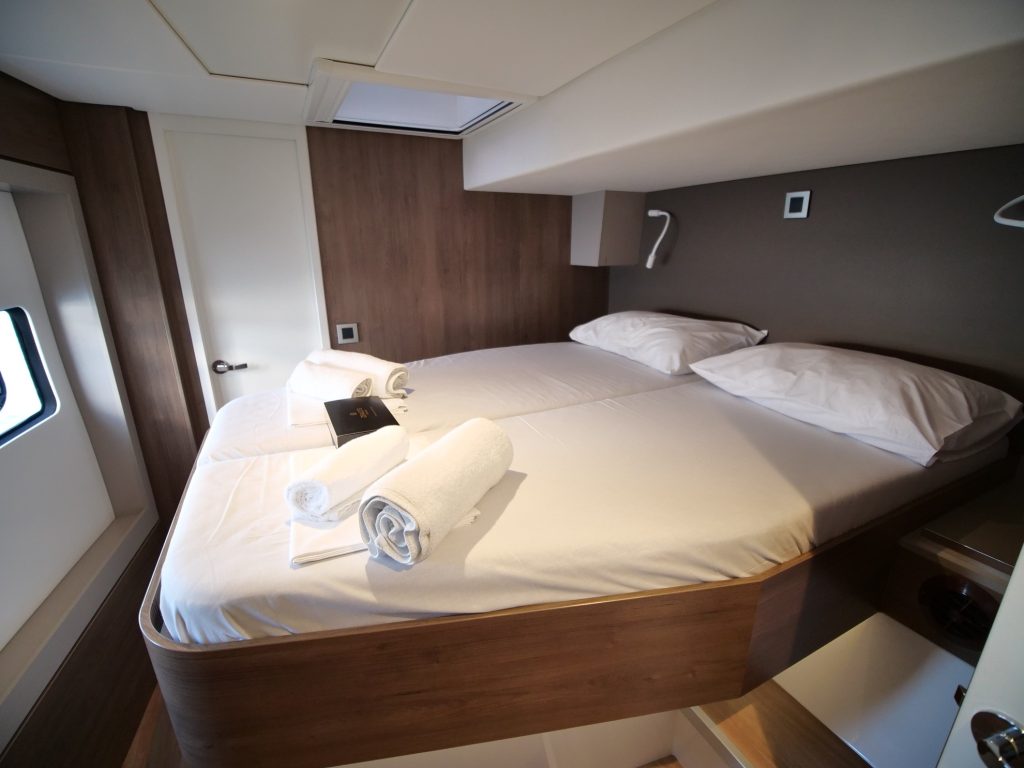 Eagle Bali 4.8 catamaran - For charter in Greece