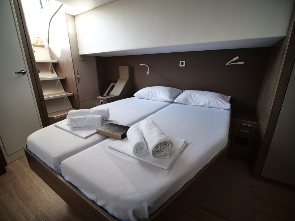 Eagle Bali 4.8 catamaran - For charter in Greece