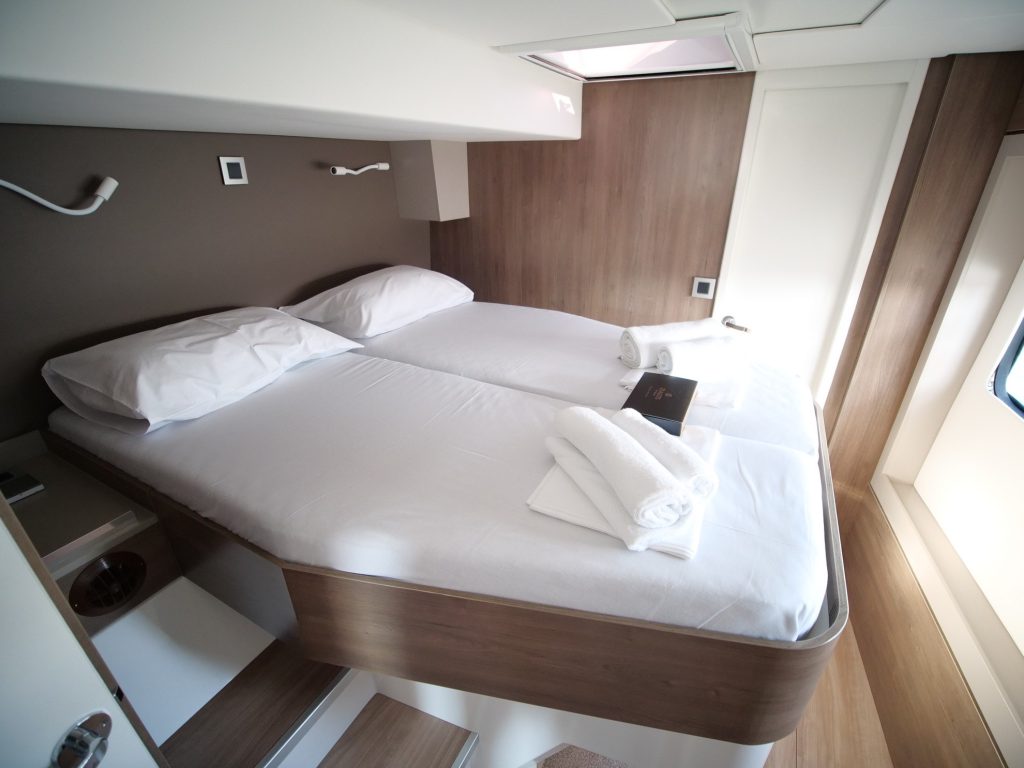 Eagle Bali 4.8 catamaran - For charter in Greece