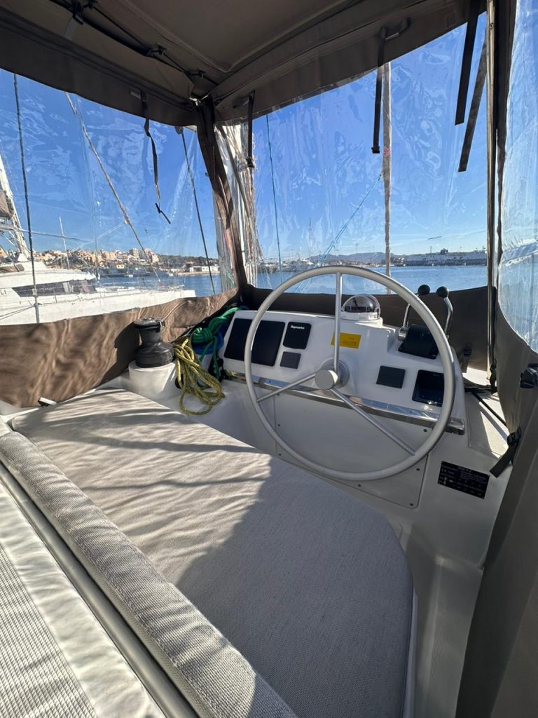 EGOcharter - High school Bali 4.2 - Sailing catamaran for charter in Greece