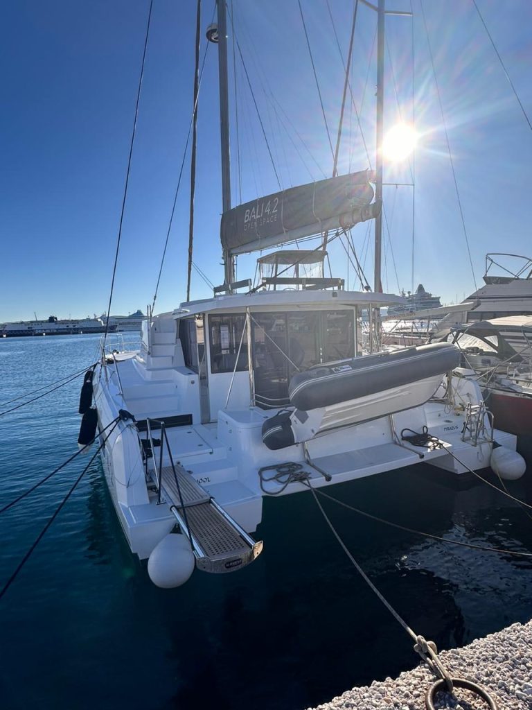 EGOcharter - High school Bali 4.2 - Sailing catamaran for charter in Greece