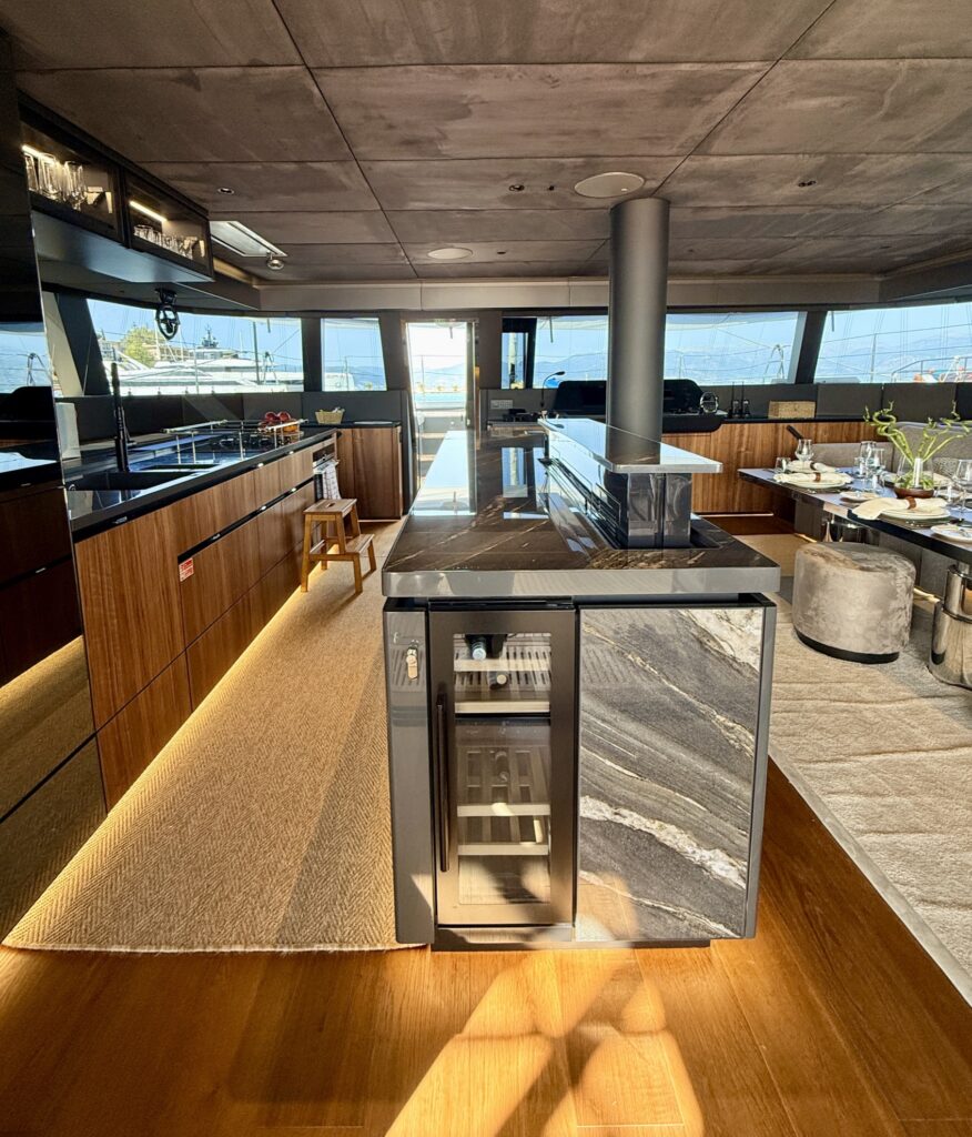 EGOcharter - Serenity Sunreef 60 for crewed charter