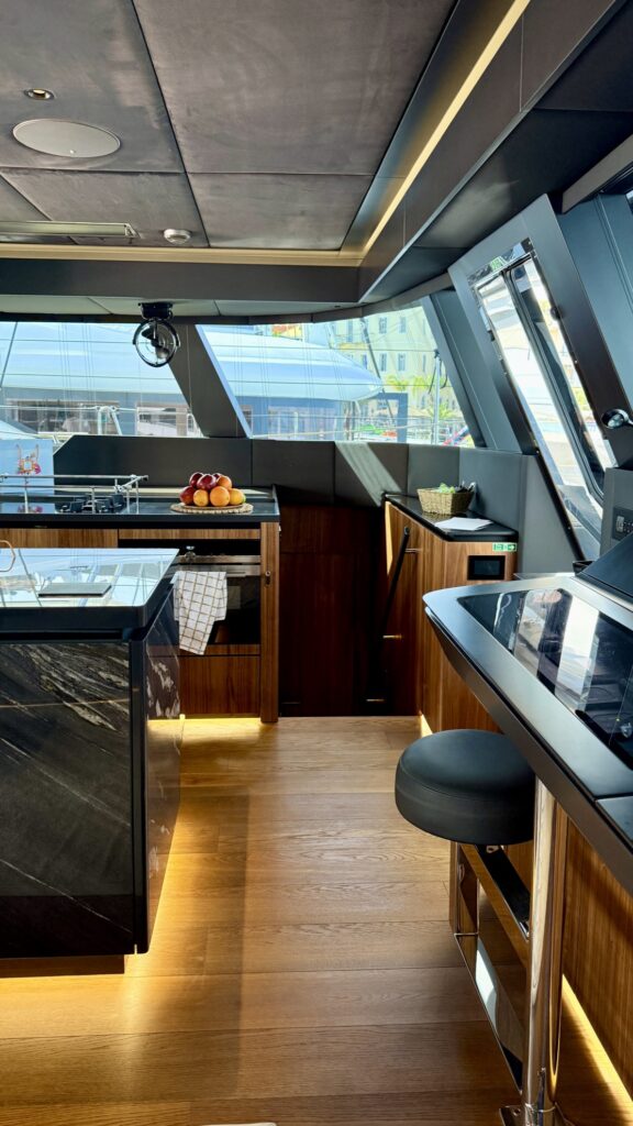 EGOcharter - Serenity Sunreef 60 for crewed charter