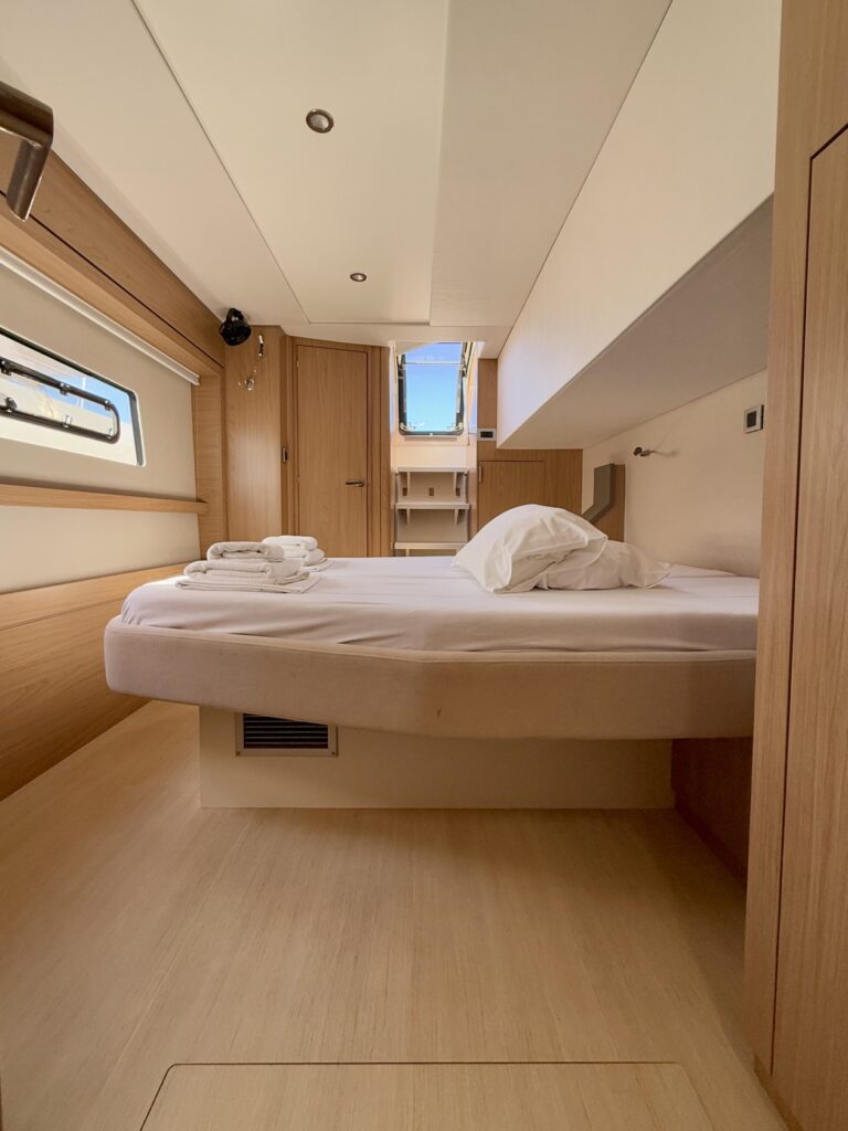 Oksy - Bali 4.8 catamaran for charter in Greece