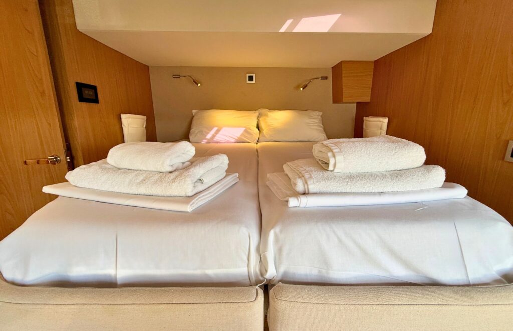 Oksy - Bali 4.8 catamaran for charter in Greece