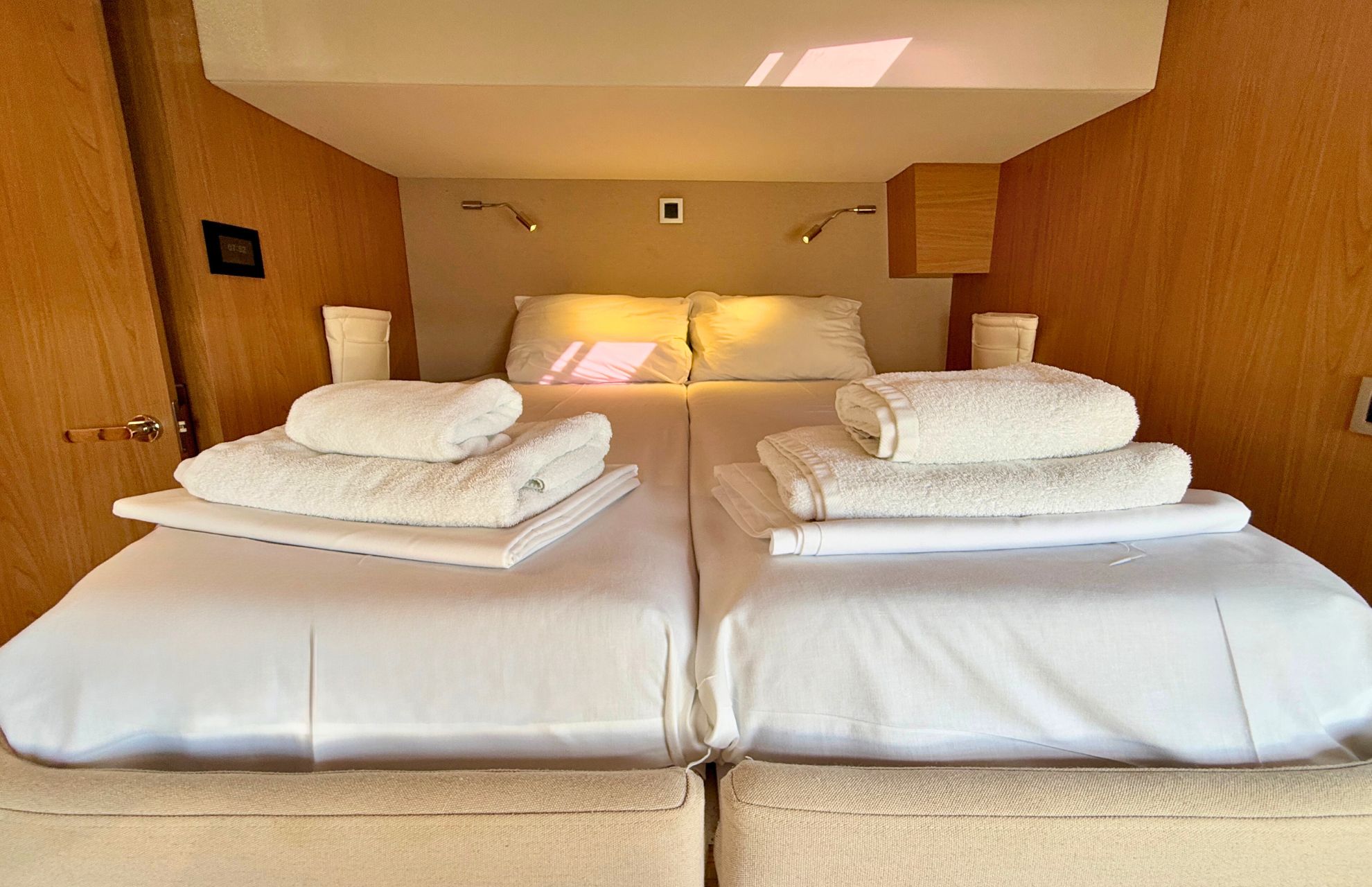 Oksy - Bali 4.8 catamaran for charter in Greece