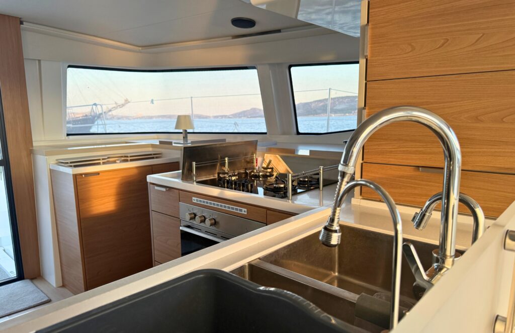 EGOcharter - Aura Bali 4.8 - Catamaran for charter in Greece