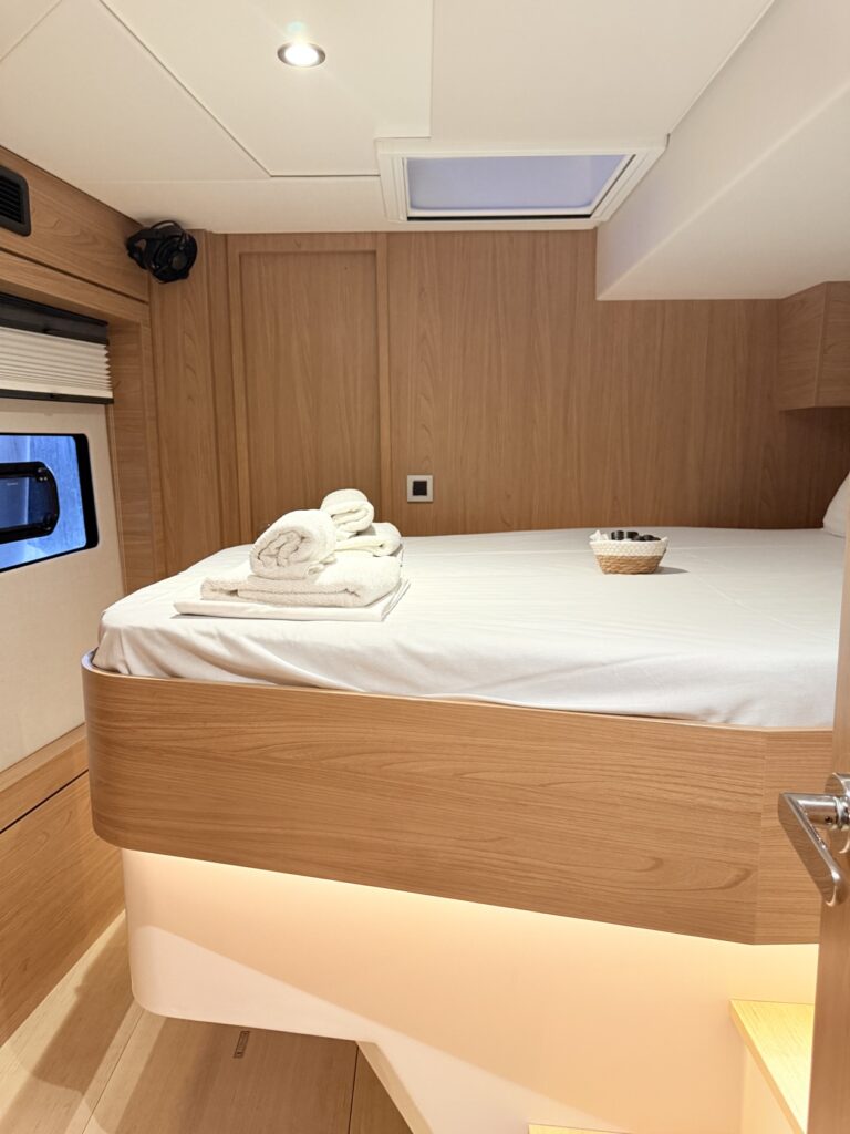 EGOcharter - Aura Bali 4.8 - Catamaran for charter in Greece
