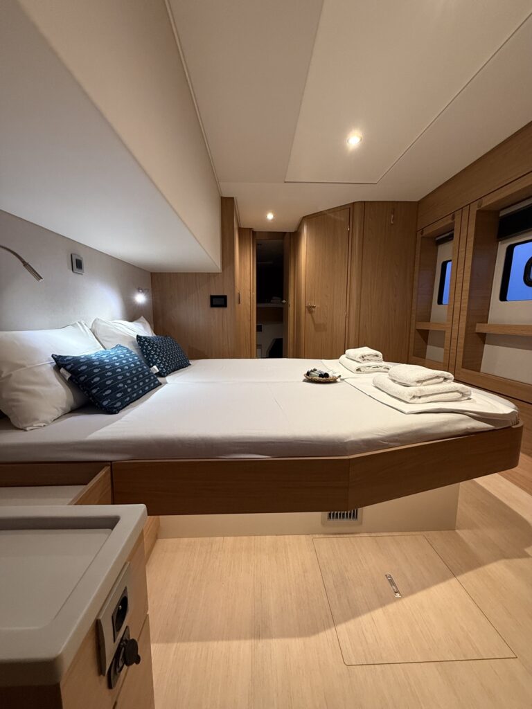 EGOcharter - Aura Bali 4.8 - Catamaran for charter in Greece