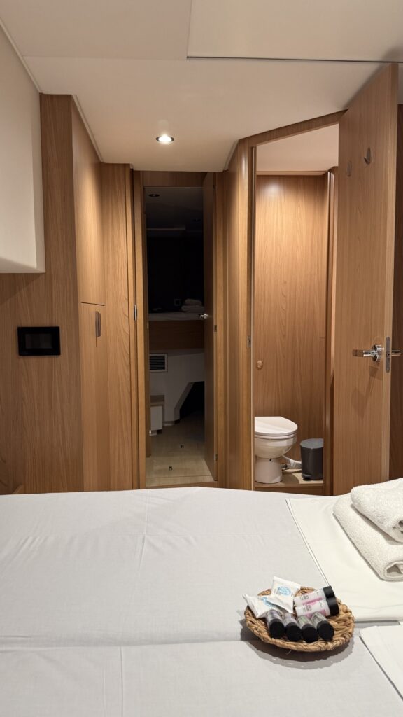 EGOcharter - Aura Bali 4.8 - Catamaran for charter in Greece