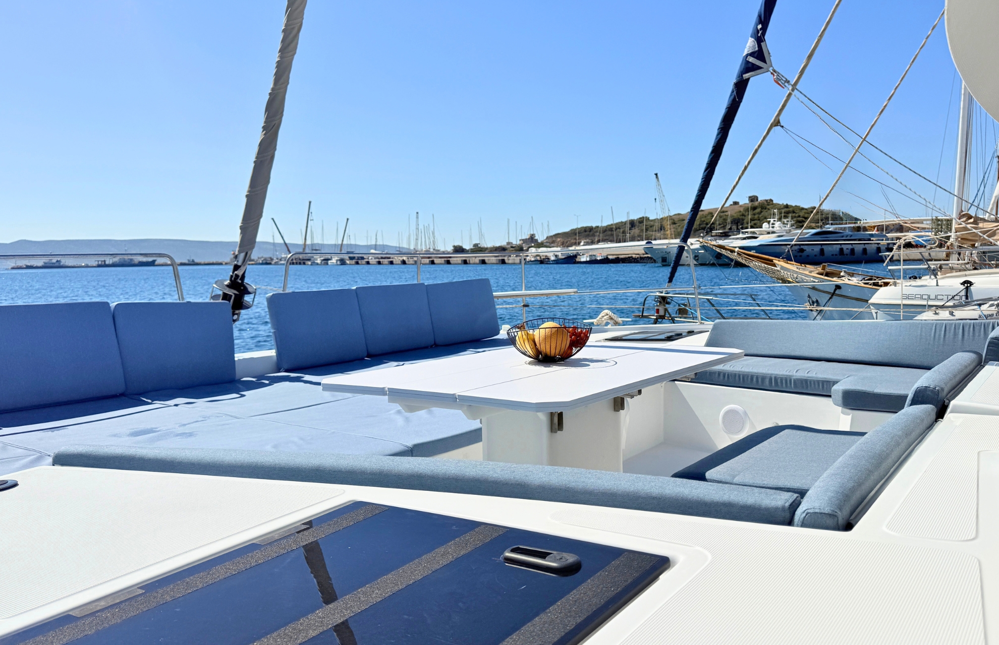 EGOcharter - Azurea Bali 4.8 - Catamaran for charter in Greece