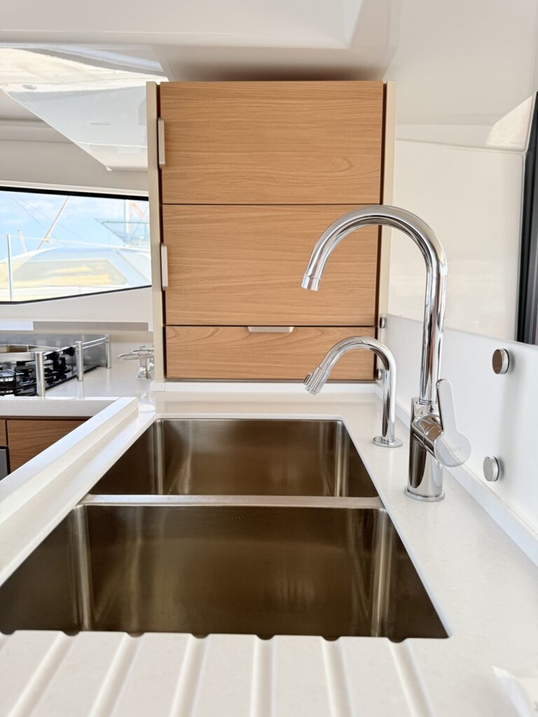 EGOcharter - Azurea Bali 4.8 - Catamaran for charter in Greece