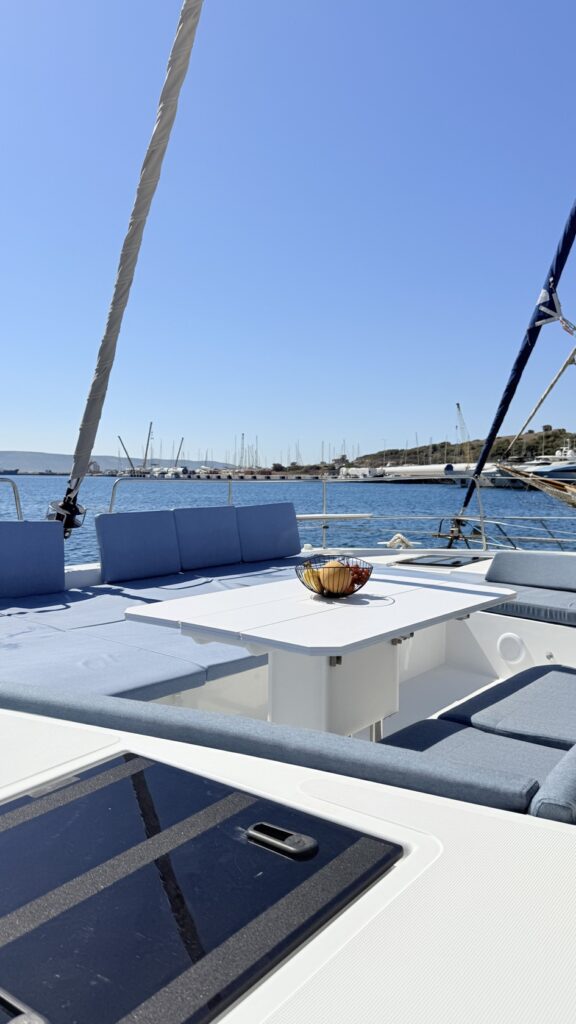 EGOcharter - Azurea Bali 4.8 - Catamaran for charter in Greece