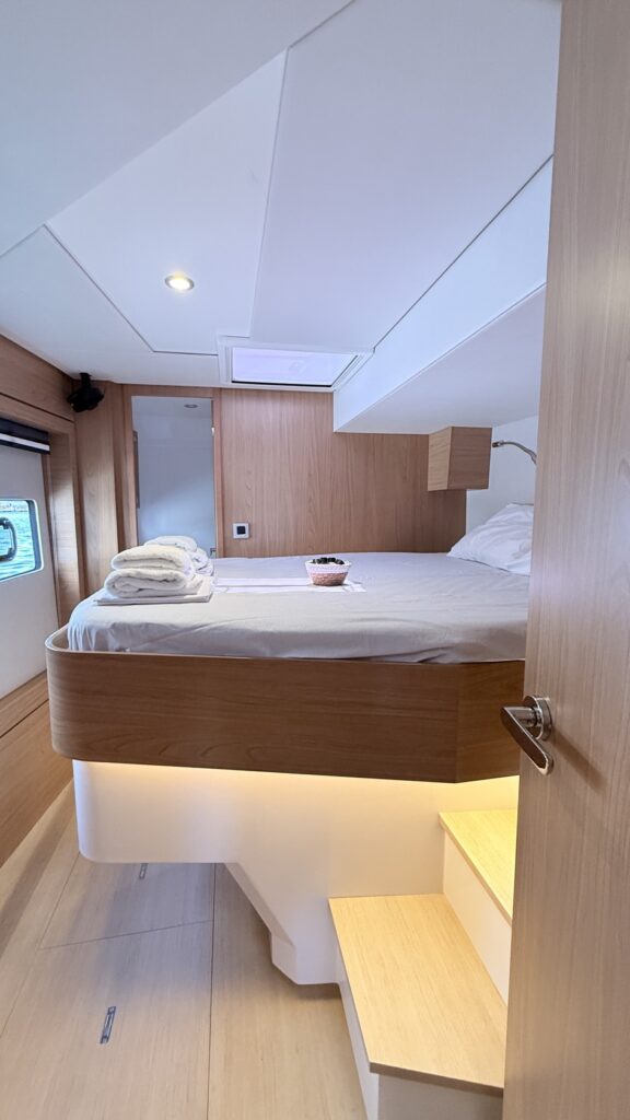 EGOcharter - Azurea Bali 4.8 - Catamaran for charter in Greece