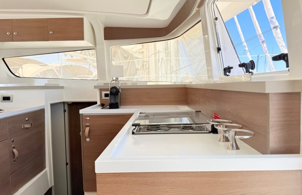 EGOcharter - Julia Bali 4.2 - Catamaran for charter in Greece