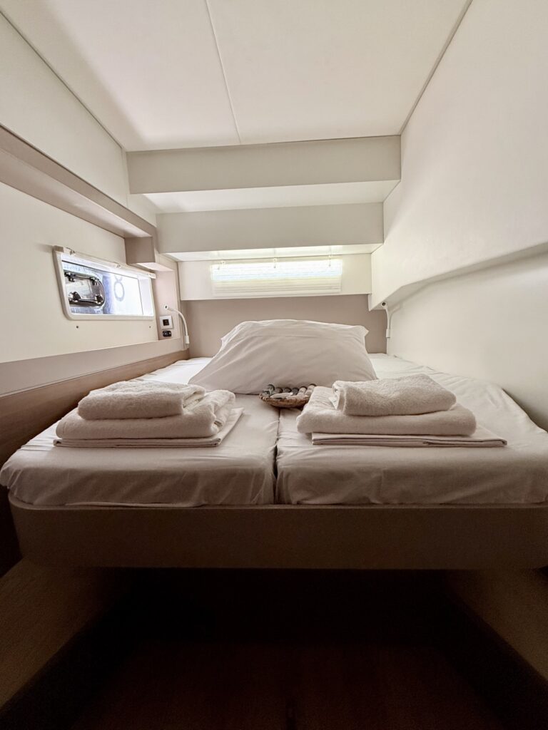 EGOcharter - Julia Bali 4.2 - Catamaran for charter in Greece
