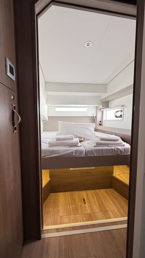 EGOcharter - Julia Bali 4.2 - Catamaran for charter in Greece