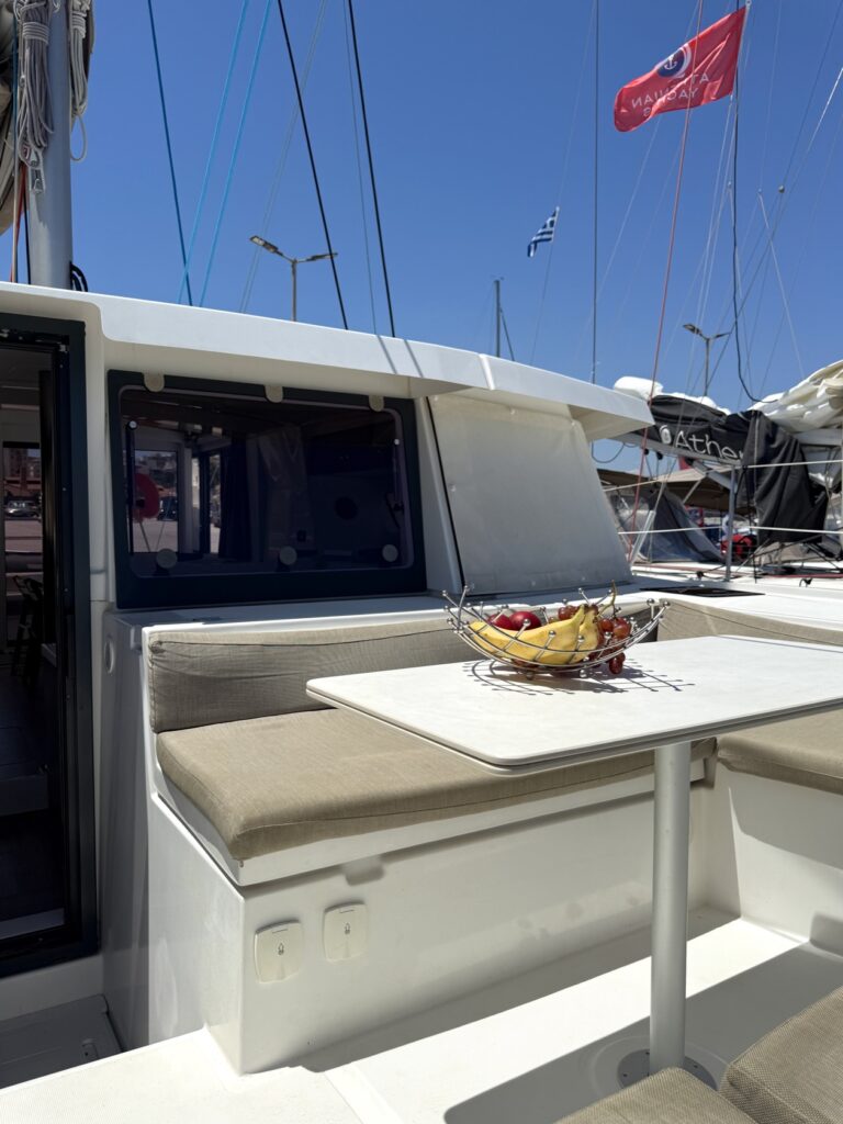 EGOcharter - Julia Bali 4.2 - Catamaran for charter in Greece